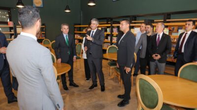 Adana Valisi Mustafa Yavuz, kentin tarihi merkezlerinden Büyük Saat bölgesinde