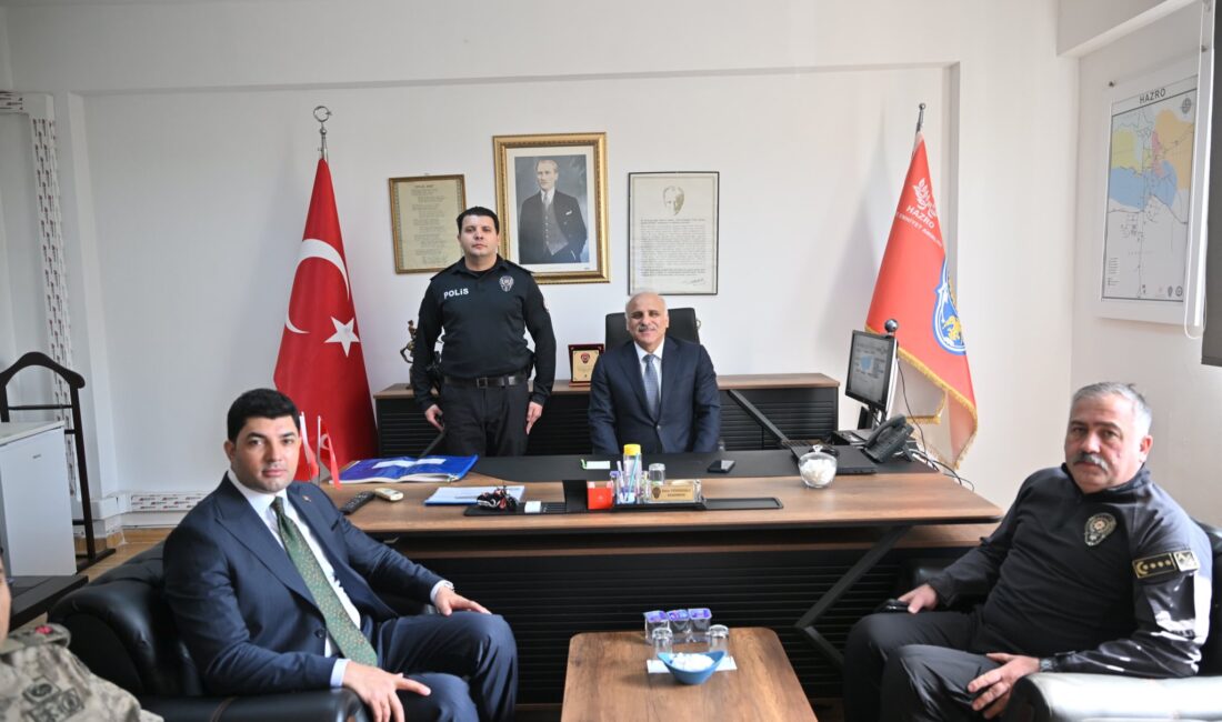 Diyarbakır Valisi Murat Zorluoğlu, Hazro ilçesinde bir dizi temaslarda bulunarak