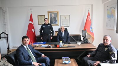 Diyarbakır Valisi Murat Zorluoğlu, Hazro ilçesinde bir dizi temaslarda bulunarak
