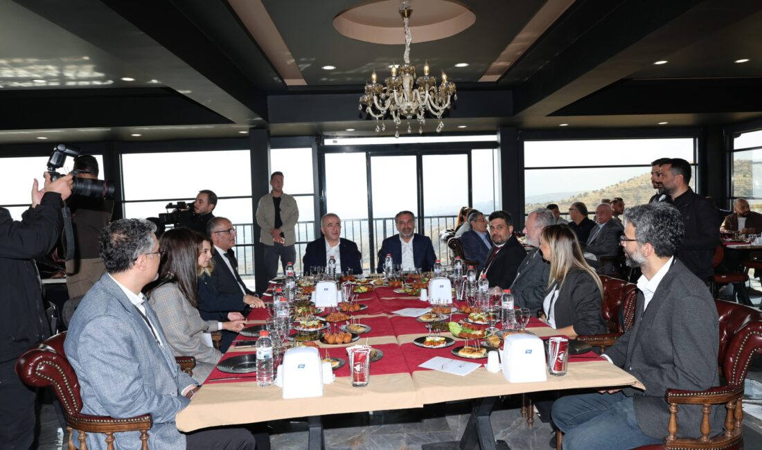 Elazığ Valisi Dr. Numan Hatipoğlu, TMMOB Mimarlar Odası Elazığ Şubesi