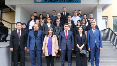 Tunceli Valisi Şefik Aygöl, Munzur Ortaokuluna çalışma ziyareti gerçekleştirerek öğretmenler
