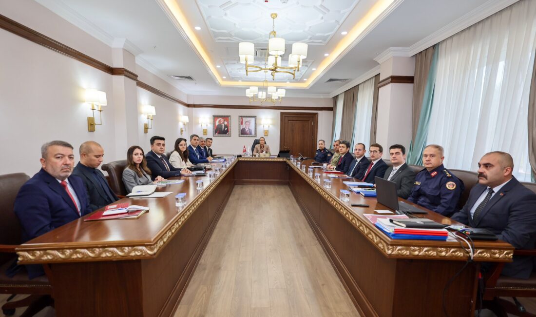Burdur Valisi Tülay Baydar Bilgihan başkanlığında il genelindeki emniyet, asayiş