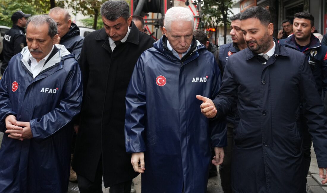 İstanbul Valisi Davut Gül, kent genelinde kuvvetli sağanak yağışın vurduğu
