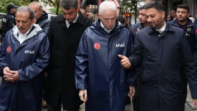 İstanbul Valisi Davut Gül, kent genelinde kuvvetli sağanak yağışın vurduğu