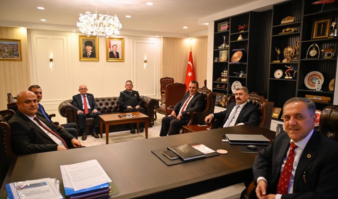 Yalova Valisi Dr. Ahmet Hamdi Usta, farklı bakanlıklarda görev yapan