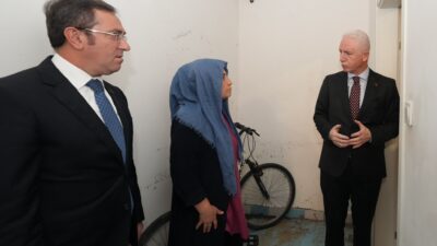 İstanbul Valisi Davut Gül, aşırı yağışlar sonucu su baskınlarının yaşandığı