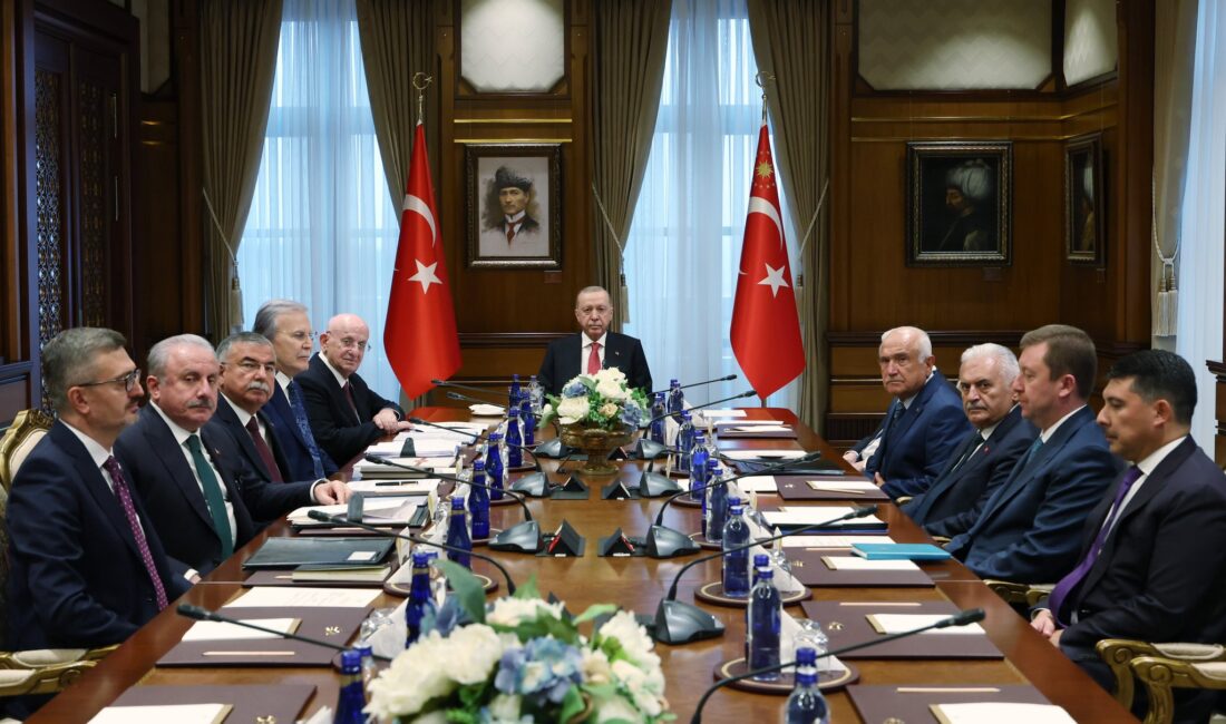 Cumhurbaşkanı Recep Tayyip Erdoğan başkanlığında bir araya gelen Cumhurbaşkanlığı Yüksek