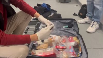 İran’dan hava yoluyla kente gelen iki yabancı uyruklu yolcu, havalimanındaki