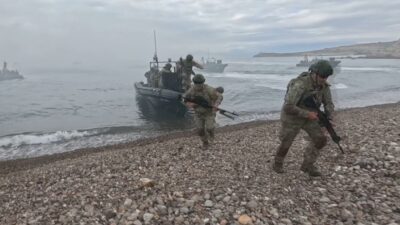 İzmir’in Foça ilçesinde konuşlu askeri birlikler, zorlu arazi ve kıyı