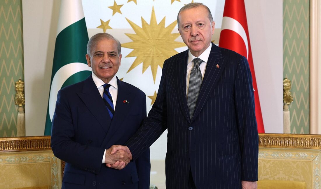 Pakistan Başbakanı Şahbaz Şerif, İstanbul genelinde etkili olan sel felaketinde