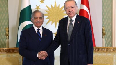 Pakistan Başbakanı Şahbaz Şerif, İstanbul genelinde etkili olan sel felaketinde