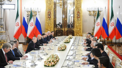 Rusya Devlet Başkanı Vladimir Putin ile İran Cumhurbaşkanı Mesud Pezeşkiyan,