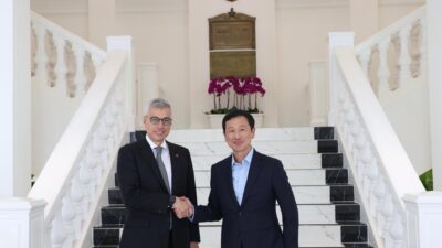 Sağlık Bakanı Kemal Memişoğlu, resmi temasları kapsamında gittiği Singapur’da Sağlık