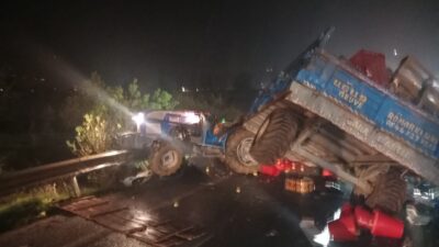 Sakarya’nın Geyve ilçesinde dün akşam saatlerinde üç aracın karıştığı feci