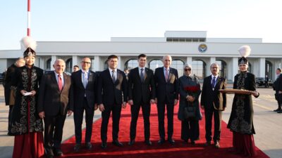 Türkiye Büyük Millet Meclisi (TBMM) Başkanı Numan Kurtulmuş, beraberindeki parlamento