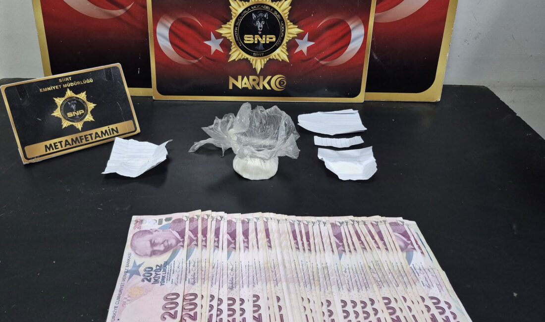 Siirt’te sokak satıcılarına yönelik düzenlenen operasyonda yakalanan 4 şüpheliden 3’ü