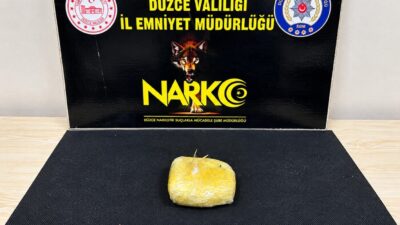 Düzce’de gerçekleştirilen narkotik operasyonunda, batı illerinden doğu illerine seyir halindeki