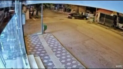 Adıyaman’ın Kahta ilçesinde otomobil ile motosikletin çarpışması sonucu 1’i ağır