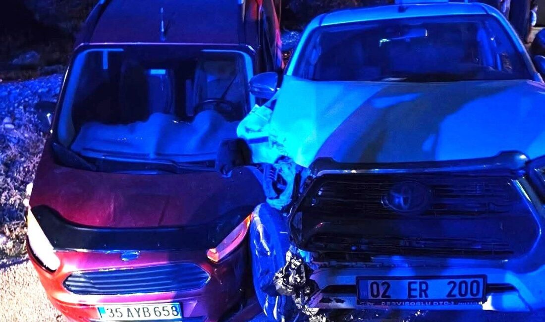 Adıyaman'ın Kahta ilçesinde meydana gelen trafik kazasında 4'ü çocuk 8