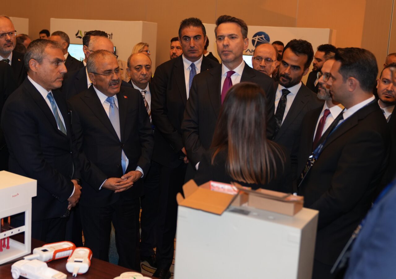 Ankara'da düzenlenen IV. Ar-Ge Yaygınlaştırma Zirvesi'nde, 46 proje arasından birinci