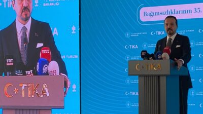 Ankara'da düzenlenen Bağımsızlıklarının 35'inci Yılında Türk Devletleri ve TİKA programında