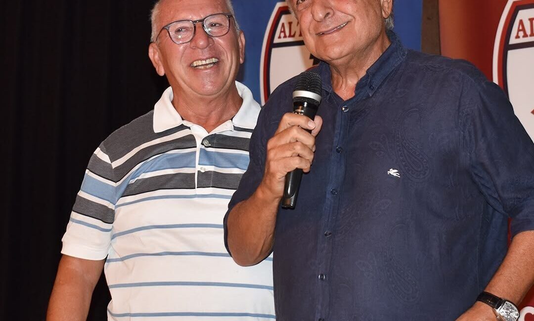Altınordu Başkanı Seyit Mehmet Özkan'ın A takımın haklarını devretmek için