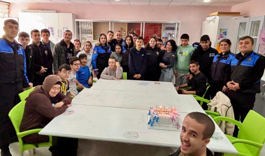Amasya İl Emniyet Müdürlüğü ekipleri, özel gereksinimli 15 öğrenci için