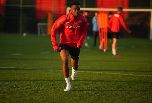 Süper Lig'in 10'uncu haftasında deplasmanda Göztepe ile karşılaşacak olan Arca