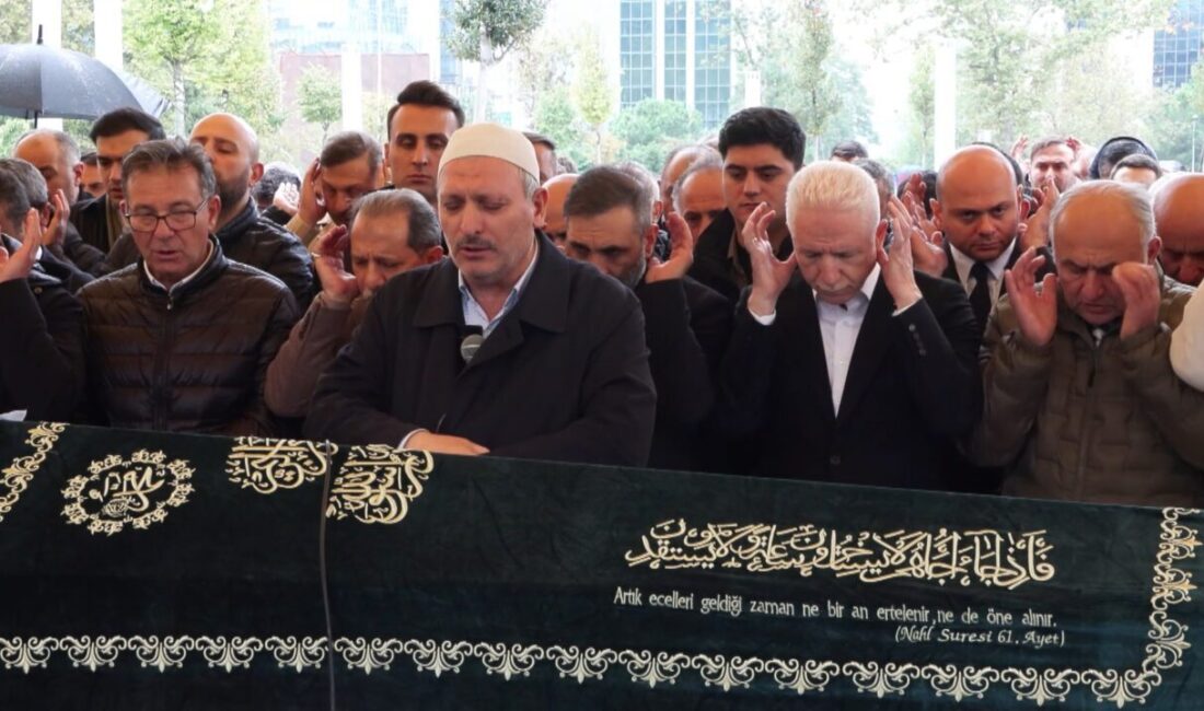 İstanbul'da etkili olan sağanak yağışın ardından Ayazağa Deresi yatağında cansız