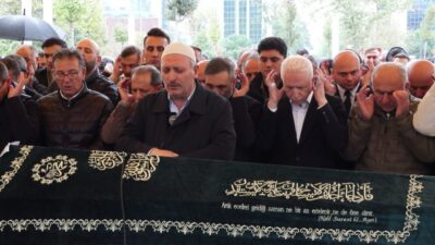 İstanbul'da etkili olan sağanak yağışın ardından Ayazağa Deresi yatağında cansız