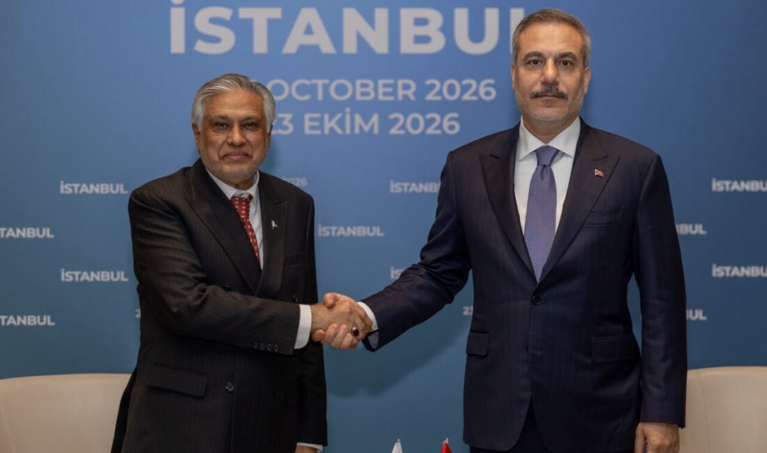 Dışişleri Bakanı Hakan Fidan, İstanbulda düzenlenen R4+E3 toplantısı kapsamında Pakistan