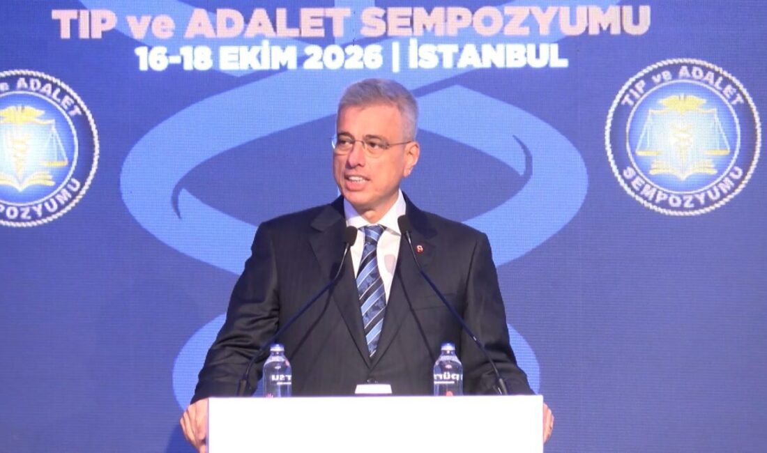 Tıp ve Adalet Sempozyumu'nda konuşan Sağlık Bakanı Kemal Memişoğlu, hasta
