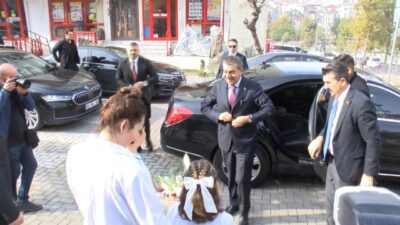Milli Eğitim Bakanı Yusuf Tekin, okul bahçelerinde geleneksel oyunların yeniden
