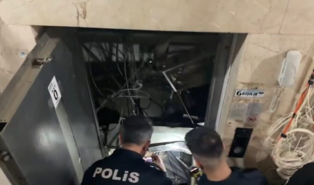 Mardin’in Kızıltepe ilçesinde bakımı yapılan asansörün halatının kopması sonucu kabinle