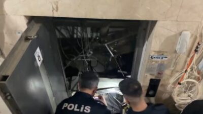 Mardin’in Kızıltepe ilçesinde bakımı yapılan asansörün halatının kopması sonucu kabinle
