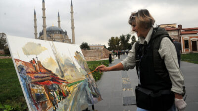 Edirne'de düzenlenen Uluslararası Balkan Ressamları Sanat Buluşması kapsamında 24 sanatçı,