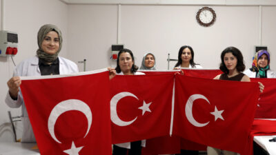 Gaziantep'in Oğuzeli ilçesindeki halk eğitim merkezi kursiyerleri, 29 Ekim Cumhuriyet