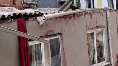Beyoğlu’nda gece saatlerinde büyük bir gürültüyle çöken 5 katlı metruk