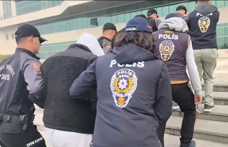 Bolu ve İstanbul'da düzenlenen eş zamanlı operasyonda, yasa dışı bahis