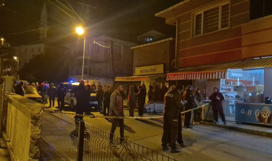 Zonguldak'ta boşanma aşamasındaki eşiyle tartışan şahıs, araya giren mahalle sakiniyle