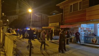 Zonguldak'ta boşanma aşamasındaki eşiyle tartışan şahıs, araya giren mahalle sakiniyle