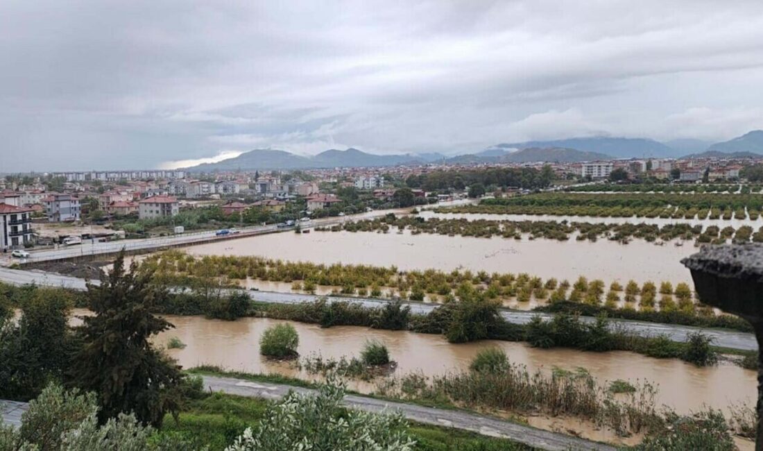 Muğla'nın Dalaman ilçesinde etkili olan şiddetli sağanak nedeniyle Tersakan Çayı