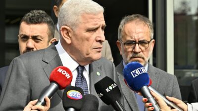Anıtkabir'de Devlet Bahçeli'nin koluna girdiği anlar nedeniyle eleştirilen İYİ Parti