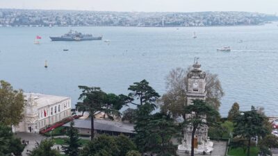 Cumhuriyetin 103'üncü yıl dönümü kutlamaları kapsamında Dolmabahçe açıklarına demirleyen TCG