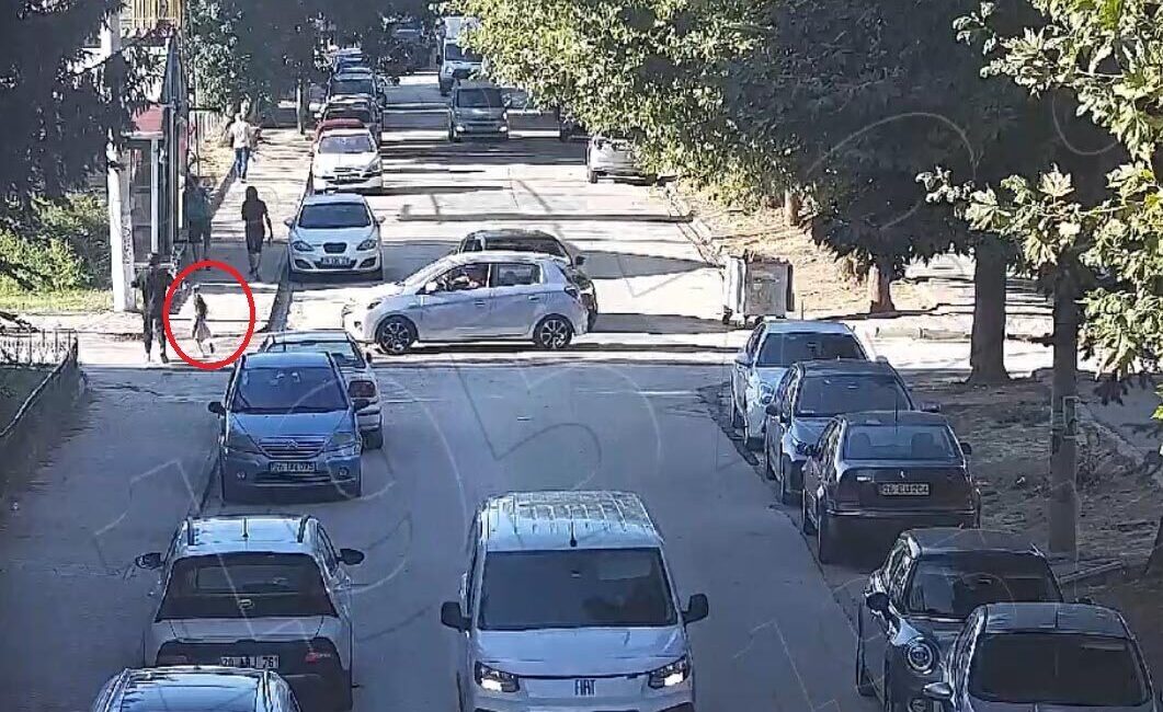 Eskişehir’de yolun karşısına geçmeye çalışan 3 yaşındaki Elif Mavi Avli’ye
