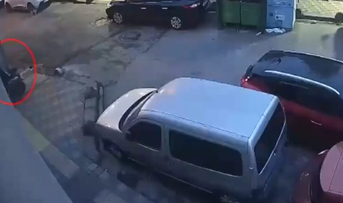Esenler'de iki mahalleden üç motosiklet çalan beş şüpheli, polis ekiplerinin
