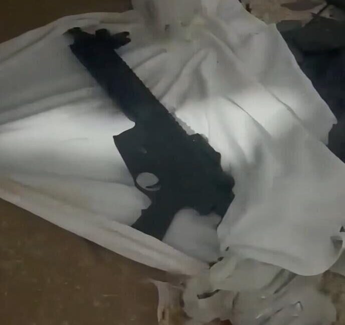 Eyüpsultan’da 3 gün boyunca takip edilen silah kaçakçısı, polisin müşteri