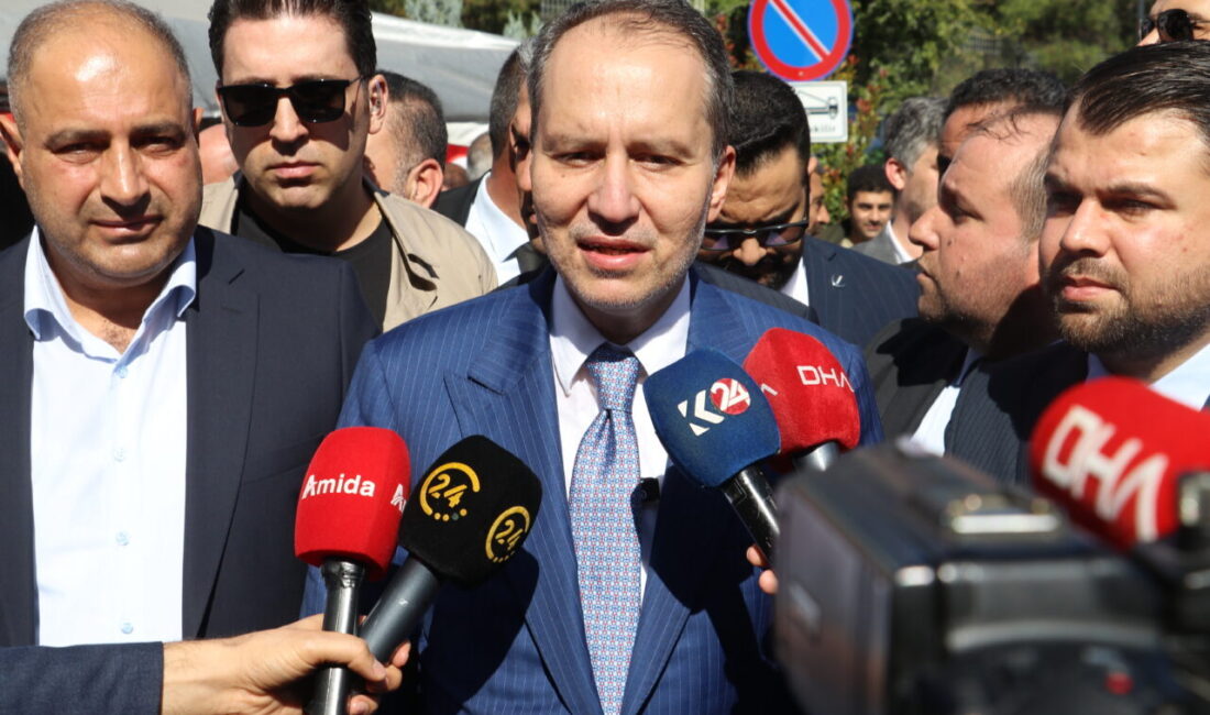 Diyarbakır'da temaslarda bulunan Yeniden Refah Partisi Genel Başkanı Fatih Erbakan,