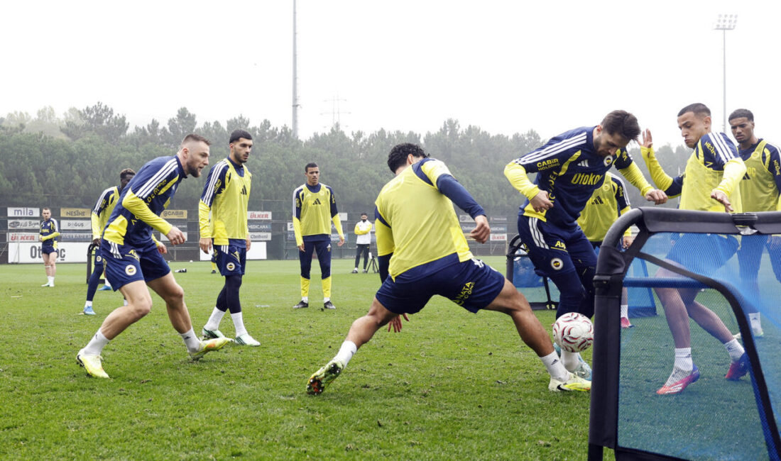 Süper Lig'in 10'uncu haftasında Göztepe'yi konuk edecek olan Fenerbahçe, teknik