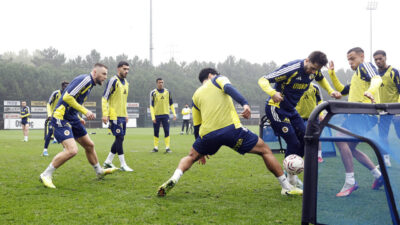 Süper Lig'in 10'uncu haftasında Göztepe'yi konuk edecek olan Fenerbahçe, teknik